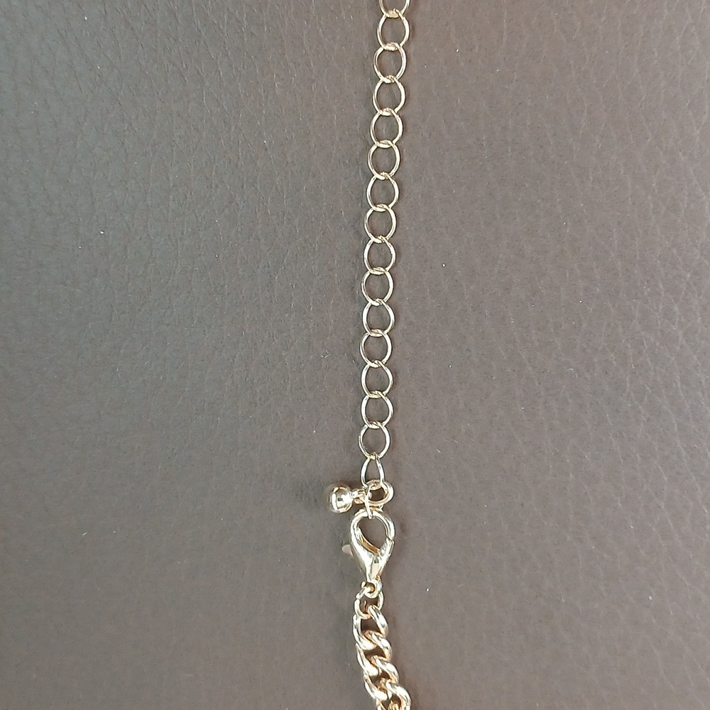 Elegant Gold Bow Necklace - Picture 6 of 7
